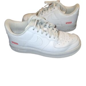 Nike X Supreme Air Force 1 White Men's Sneakers 6.5 Women's 8.5